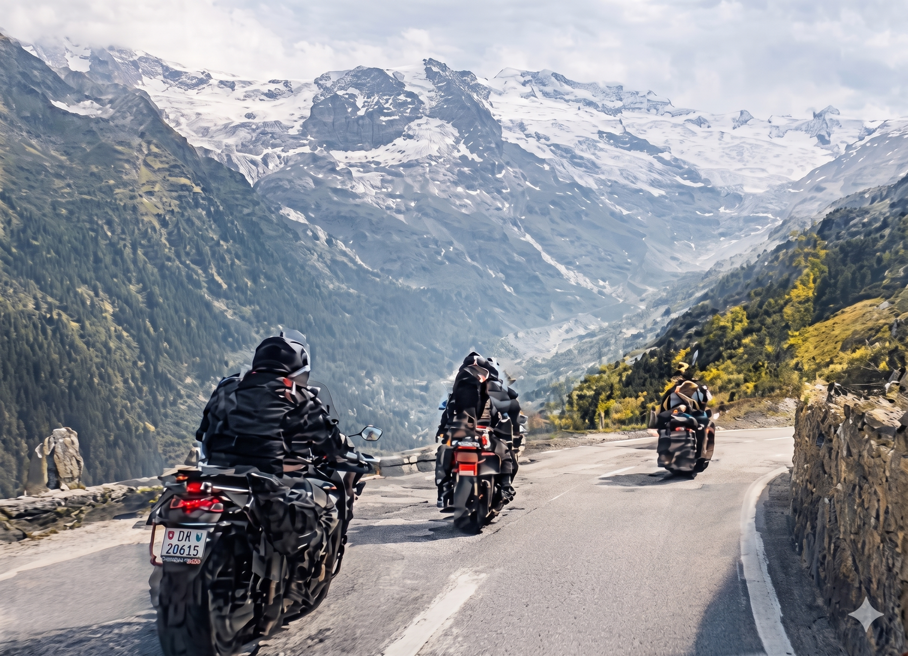 Motards roulant dans les montagnes valaisannes
